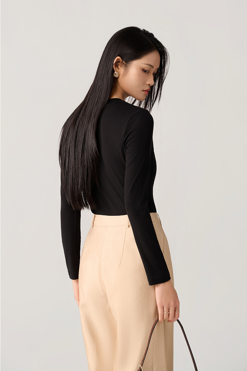 Quần suông súp sườn, can giả túi Áo thun DT ôm cổ tròn