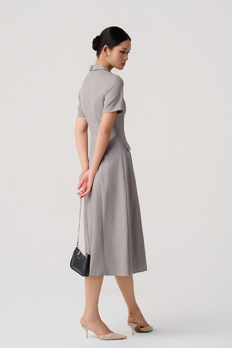 Đầm xoè lá cổ bẻ hình thoi nắp túi giả Đầm xoè lá cổ bẻ hình thoi nắp túi giả