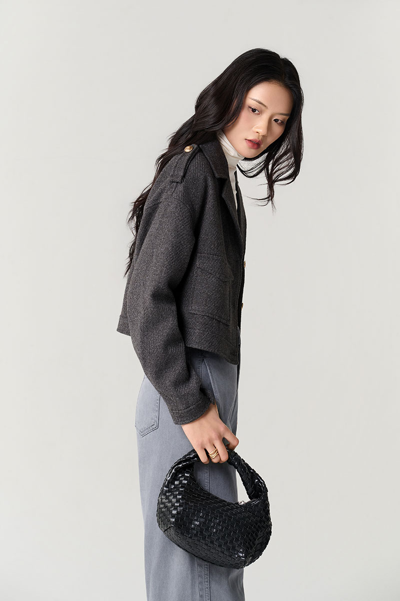 Áo khoác dạ croptop túi ốp 1 bên Áo khoác dạ croptop túi ốp 1 bên