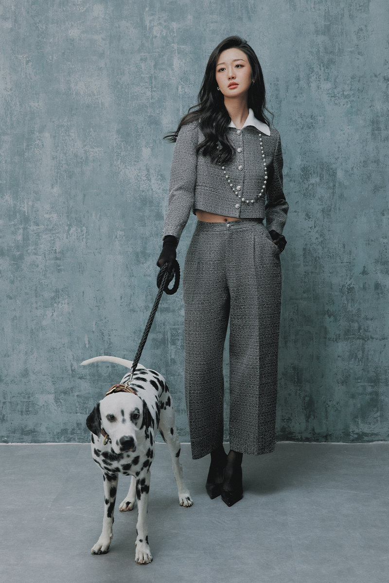 Quần suông tweed can gấu đính cúc Quần suông tweed can gấu đính cúc