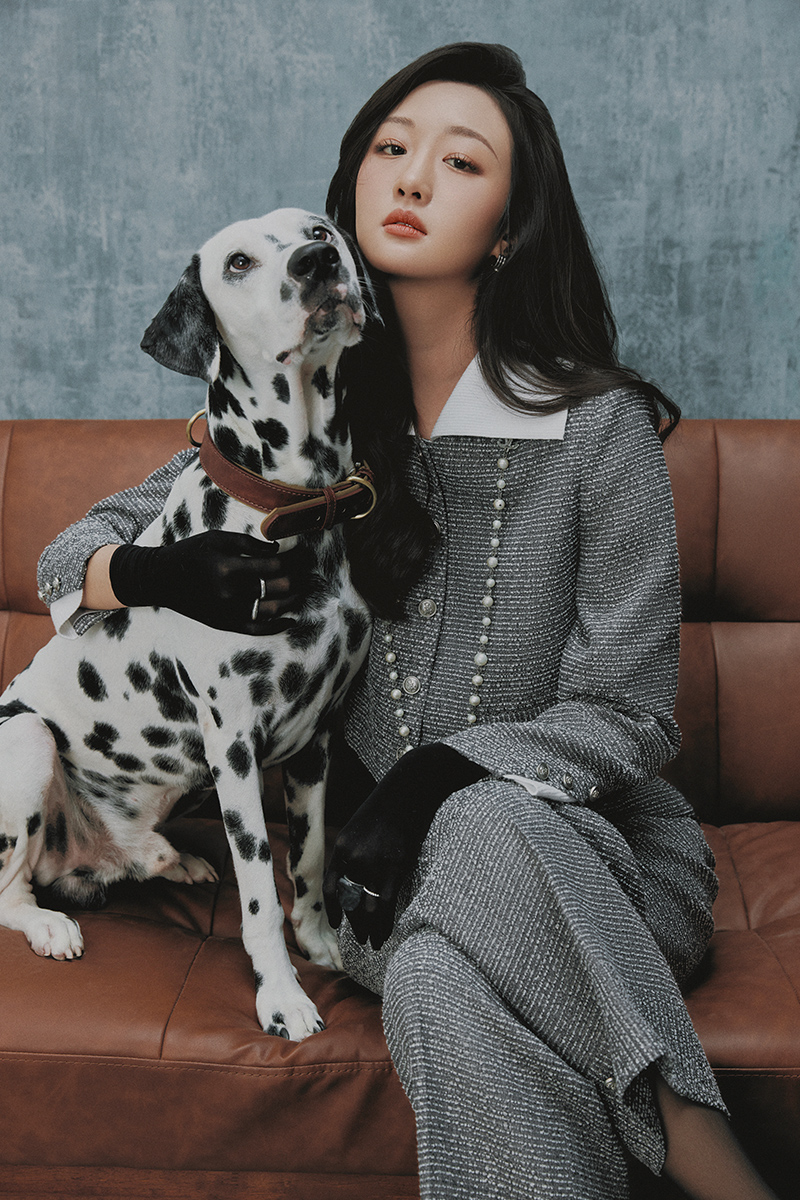 Quần suông tweed can gấu đính cúc Quần suông tweed can gấu đính cúc