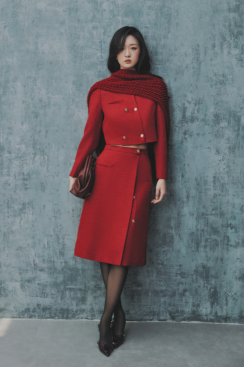 Áo khoác tweed croptop cổ tròn, nẹp chéo Chân váy tweed A tà bong lệch, đính cúc