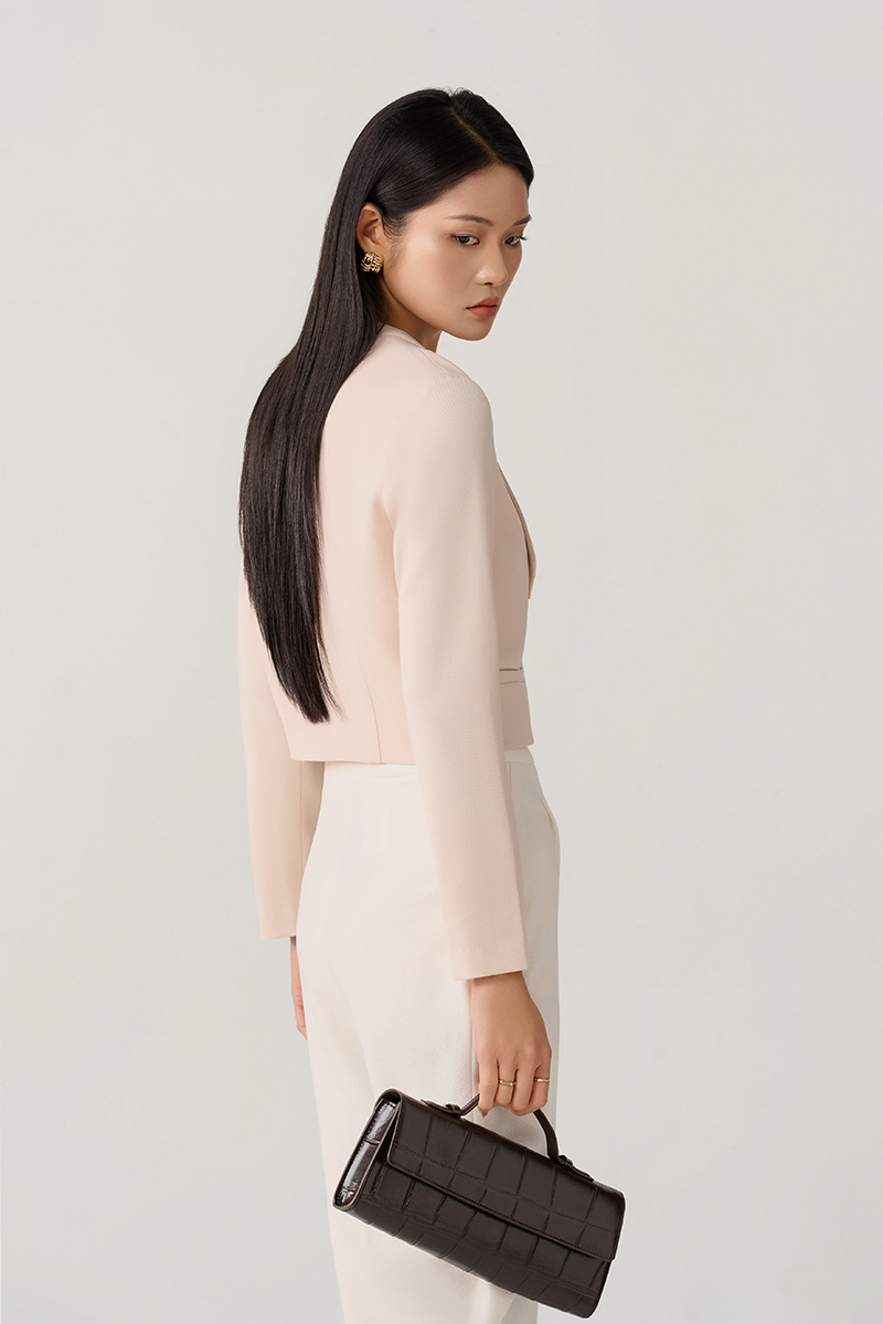 Áo kiểu DT croptop v gấu vạt cổ gập Áo kiểu DT croptop v gấu vạt cổ gập