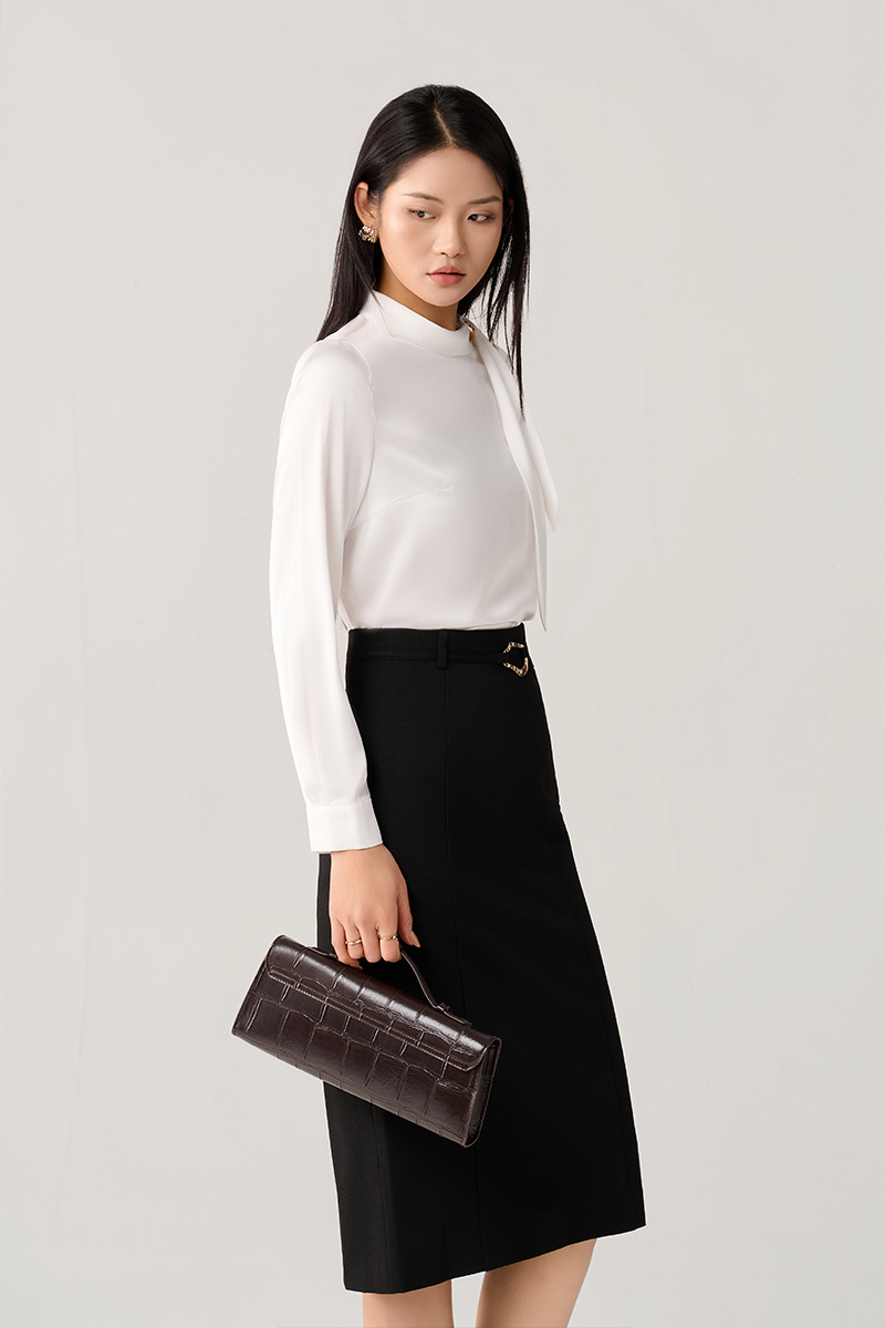 Sơ mi DT cổ nơ lệch, đính cúc Sơ mi DT cổ nơ lệch, đính cúc