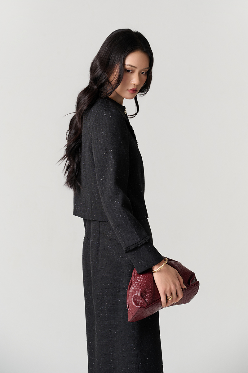 Áo khoác tweed croptop kẹp tua rua ngực Áo khoác tweed croptop kẹp tua rua ngực