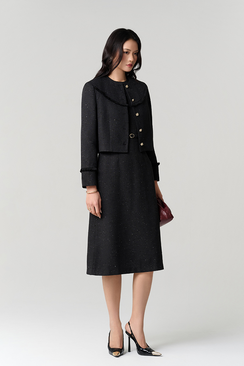 Áo khoác tweed croptop kẹp tua rua ngực Áo khoác tweed croptop kẹp tua rua ngực