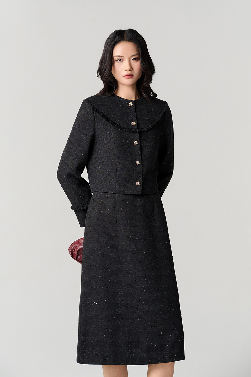 Áo khoác tweed croptop kẹp tua rua ngực Áo khoác tweed croptop kẹp tua rua ngực