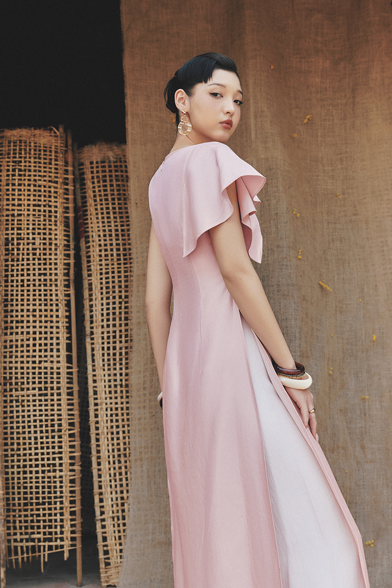 Áo dài xếp ly vai bèo tay lệch Áo dài xếp ly vai bèo tay lệch