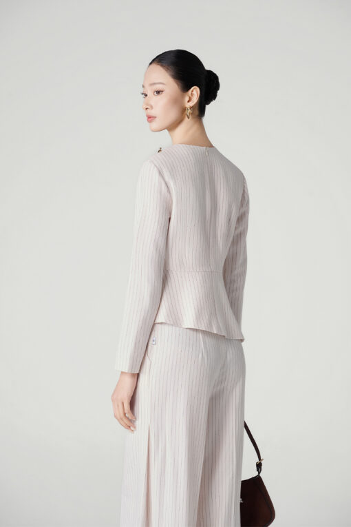 Áo kiểu peplum lệch xếp ly vai đính cúc