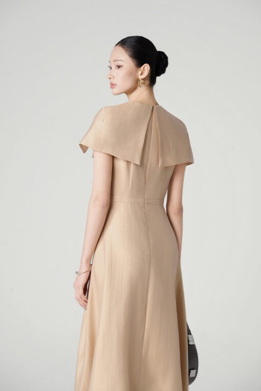 Đầm xoè tay cape đính cúc