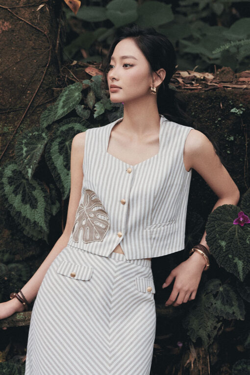 Áo kiểu SN croptop ốp lá thêu bode