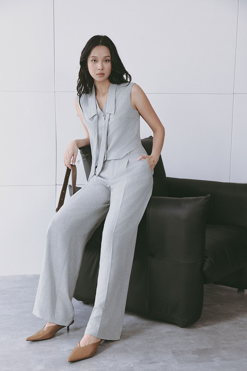 Quần suông xếp ly túi vát cong Áo kiểu SN croptop V gấu cổ kẹp dây