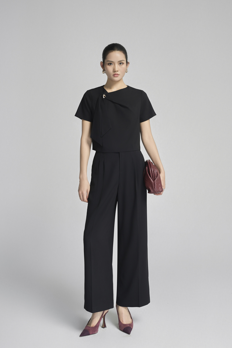 Áo sơ mi kiểu croptop cổ lệch tạo nơ Áo sơ mi kiểu croptop cổ lệch tạo nơ