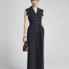 Jumpsuit kẻ vai chờm cổ 2 ve Jumpsuit kẻ vai chờm cổ 2 ve