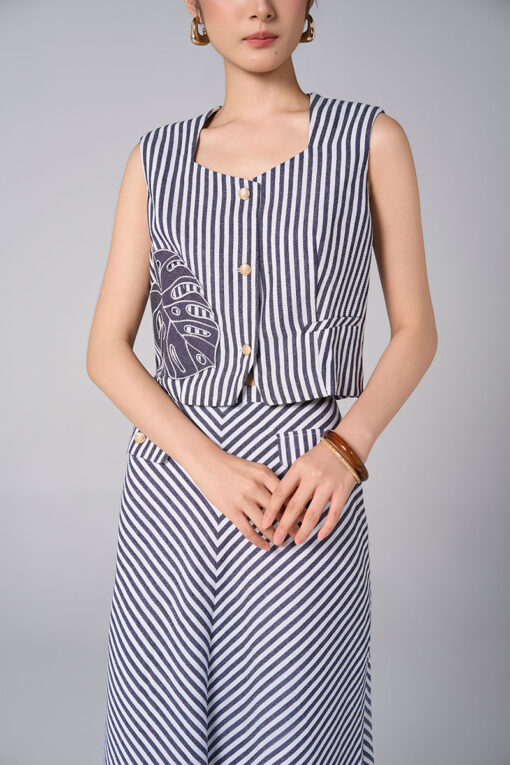 Áo kiểu SN croptop ốp lá thêu bode