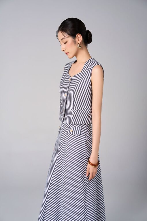Áo kiểu SN croptop ốp lá thêu bode