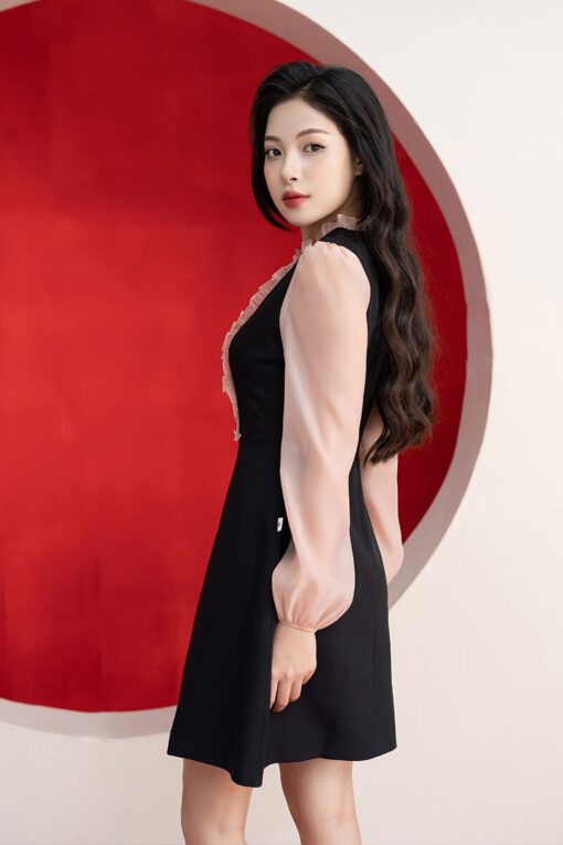 Đầm A nhúm cổ nẹp lệch