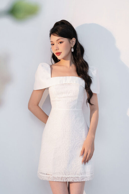 Đầm A cổ vuông tay liền thân