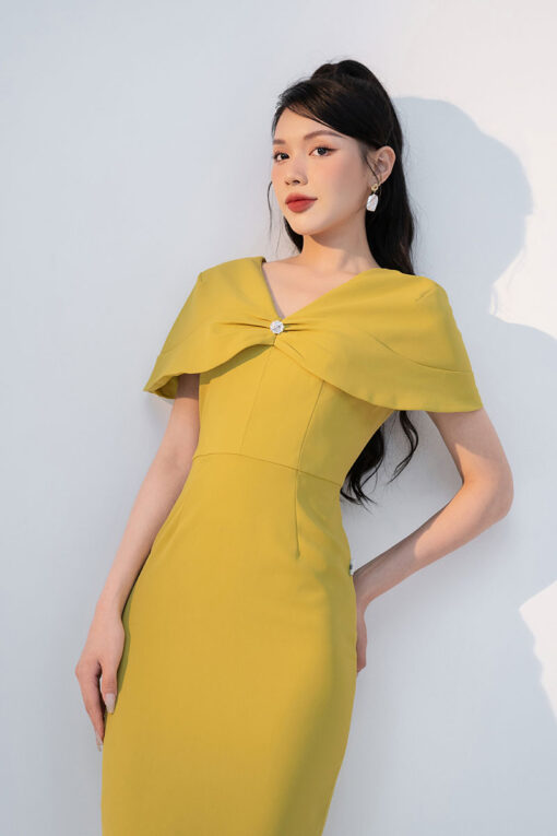 Đầm ôm tay liền xếp ly ngực