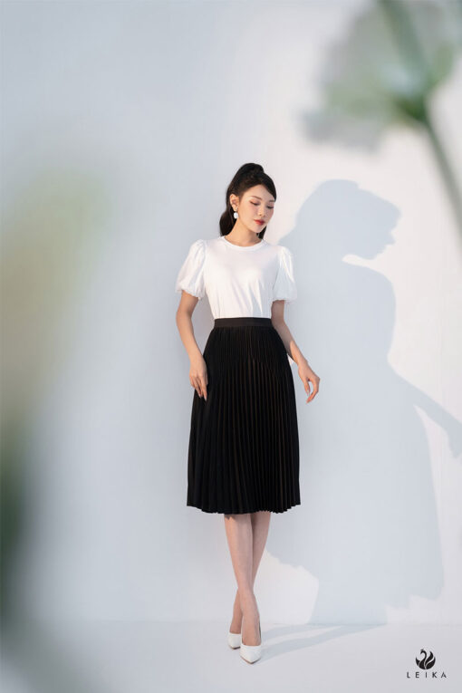 Mix đầm 2 dây và áo thun trắng chuẩn phong cách cô nàng Hàn Quốc  Thời  trang  Việt Giải Trí