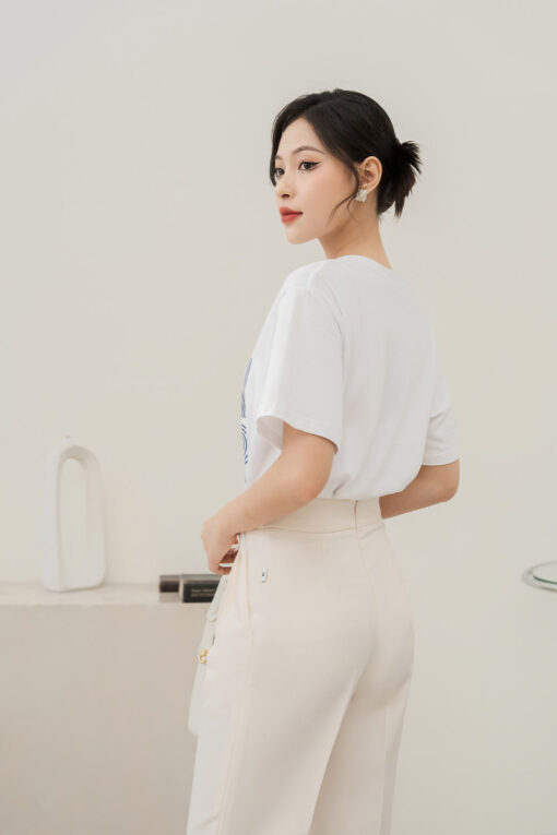 Áo thun suông in chữ to