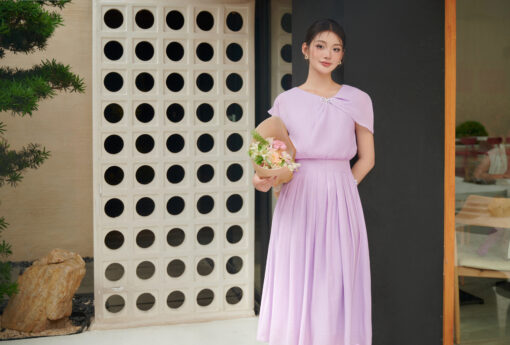 Đầm xoè chiết eo tay lệch