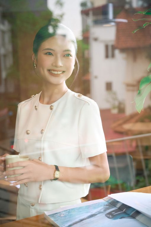 Áo kiểu CT croptop cá vai đính cúc