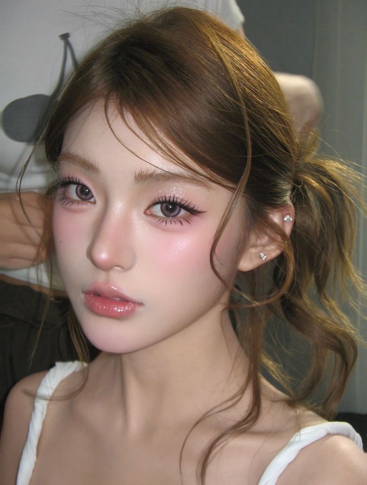 Igari Makeup là gì mà khiến gương mặt như 'say rượu vẫn xinh đẹp" đánh nền bị mốc