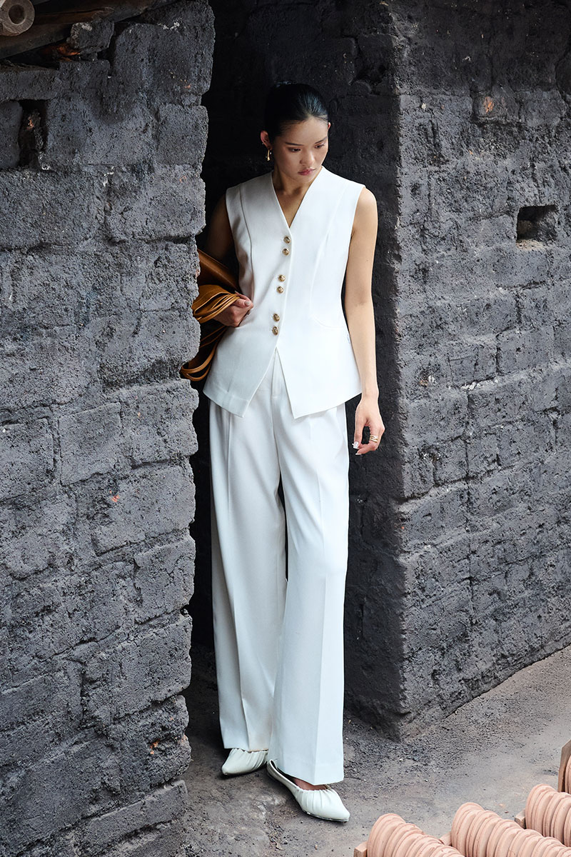 Top 6 áo sơ mi đi biển “must-have” trong tủ đồ hè phái đẹp phong cách casual