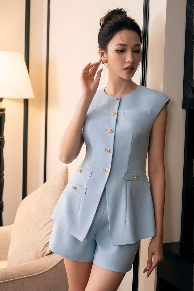Chân váy áo sơ mi: Làm sống lại vẻ đẹp của item tưởng chừng đã cũ áo khoác gile nữ