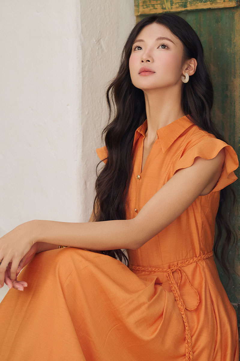 Bật mí 5 mẫu Áo sơ mi nữ croptop Hàn Quốc trendy cho quý cô đi du lịch mặc gì cho đẹp