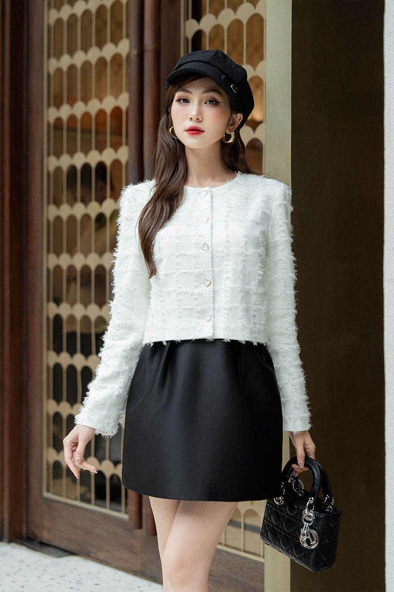 Quần bò ống loe mặc với áo gì? Bật mí 3 bí kíp phối đồ cho nàng công sở chân váy chữ a cho người béo bụng