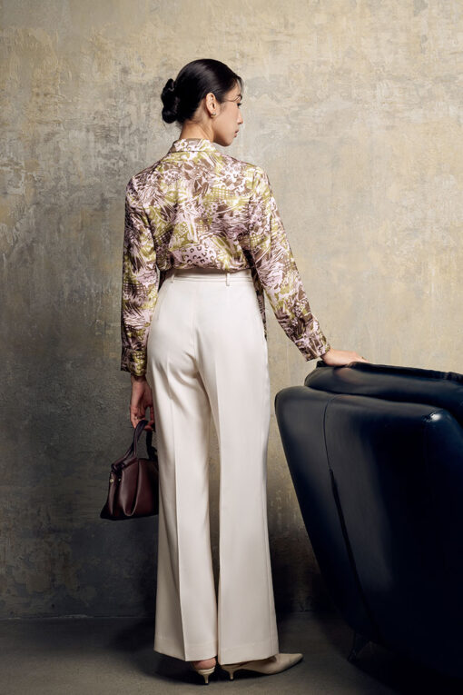 Áo sơ mi họa tiết cổ đức V thắt nơ