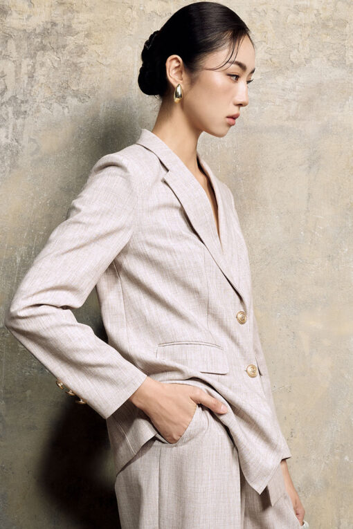 Áo vest suông cổ ve điệu can vai