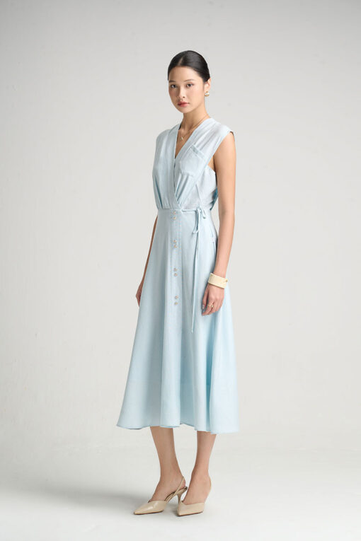 Đầm xoè cổ V chồng, đính cúc đôi