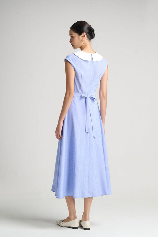 Đầm xoè kẻ phối cổ, thắt nơ eo