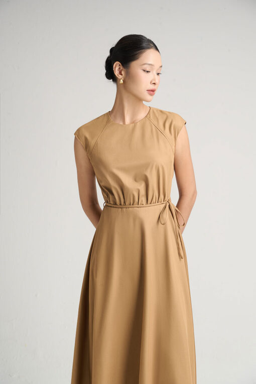 Đầm xoè nhúm eo, bong lưng