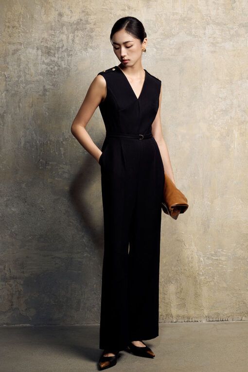 Jumpsuit sát nách cổ V túi chéo