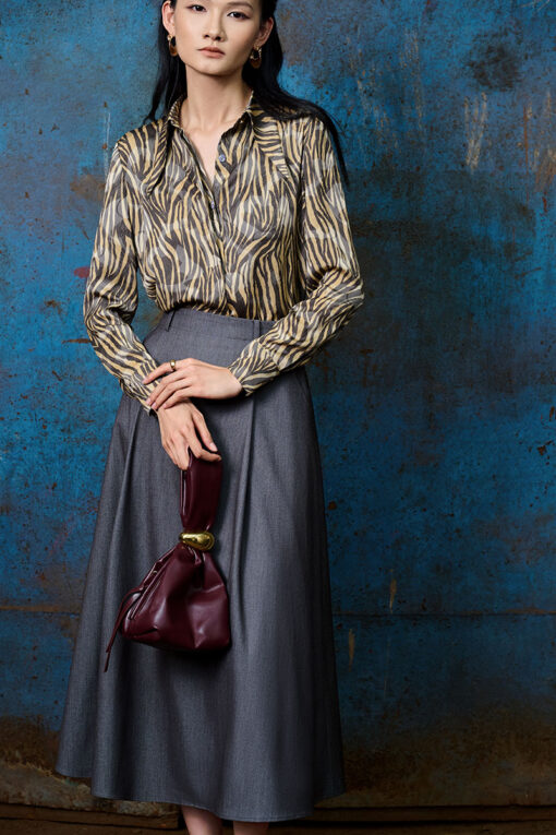 Sơ mi DT lá cổ nhọn hoạ tiết vân