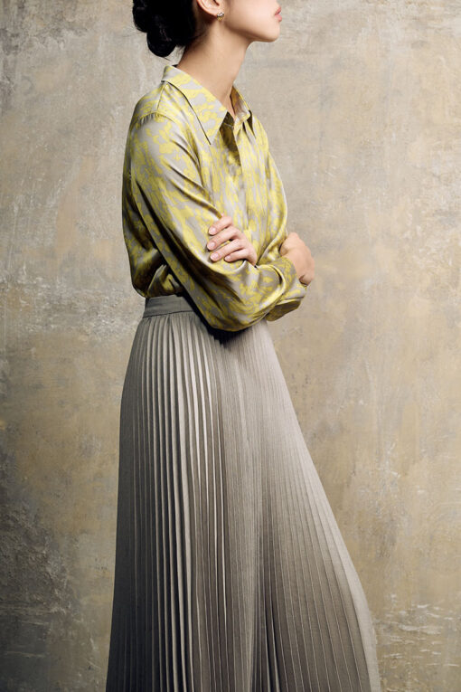 Sơ mi suông cổ đức hoạ tiết