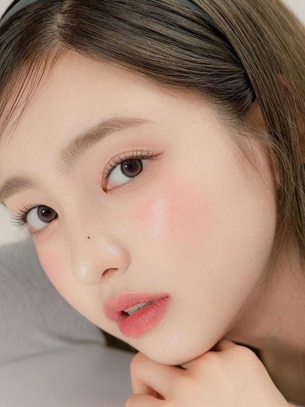 Butterfly cut và 4 tips giữ nếp để tóc đẹp như ở salon các tone makeup nhẹ nhàng