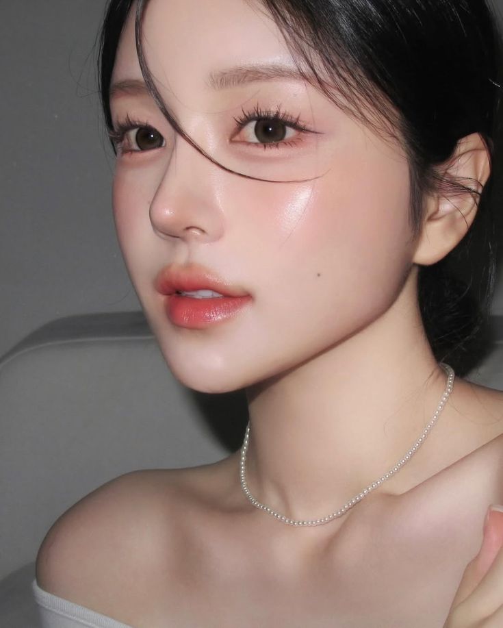 Butterfly cut và 4 tips giữ nếp để tóc đẹp như ở salon các tone makeup nhẹ nhàng