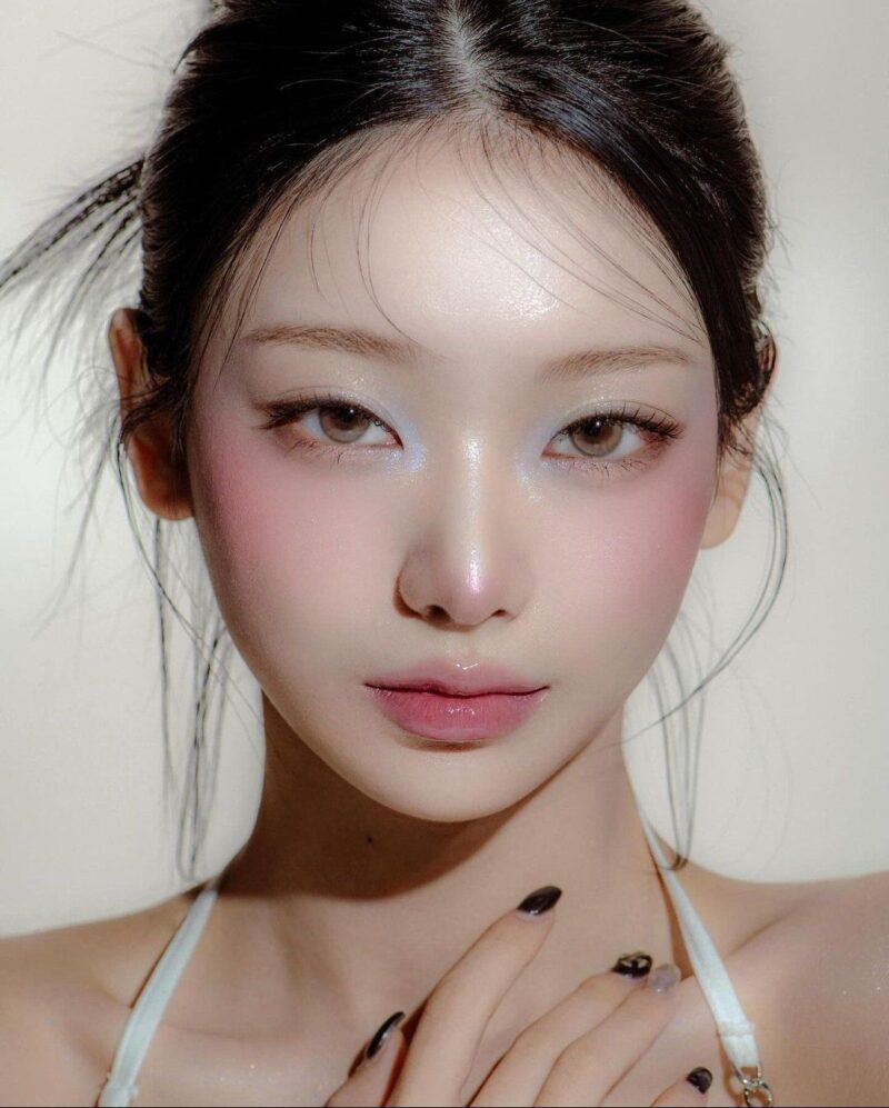 Butterfly cut và 4 tips giữ nếp để tóc đẹp như ở salon các tone makeup nhẹ nhàng