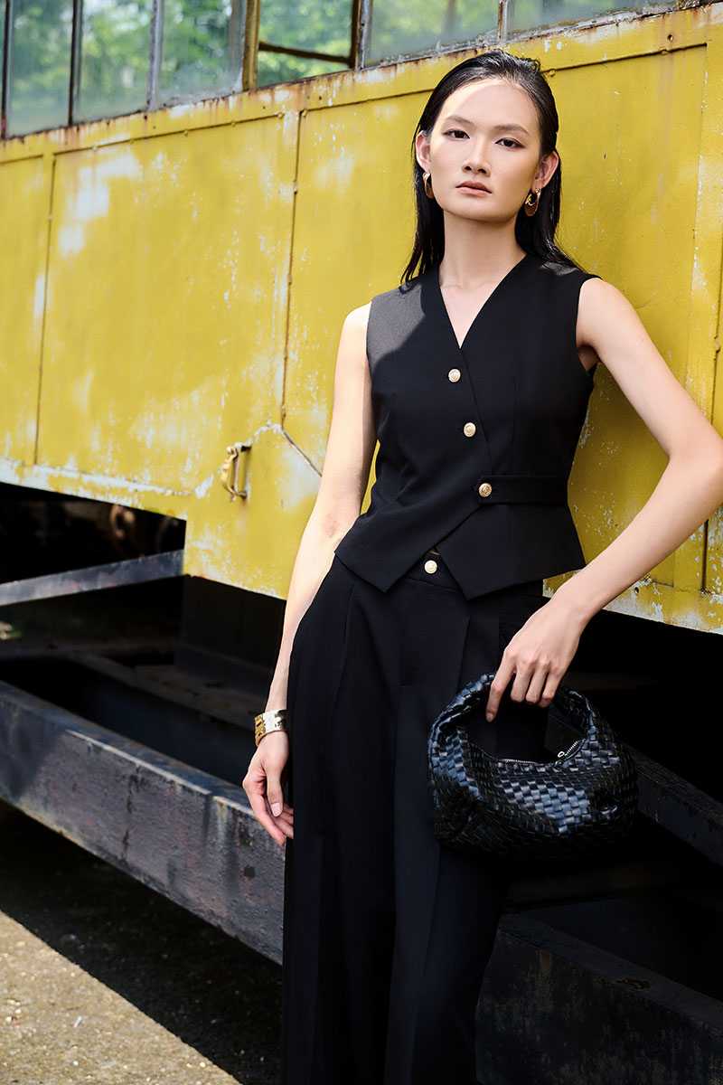 Các kiểu vest nữ hiện đại nâng tầm outfit công sở của quý cô gile vest nữ