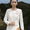 Áo vest cổ tròn 1 hàng cúc đính hoa ngực