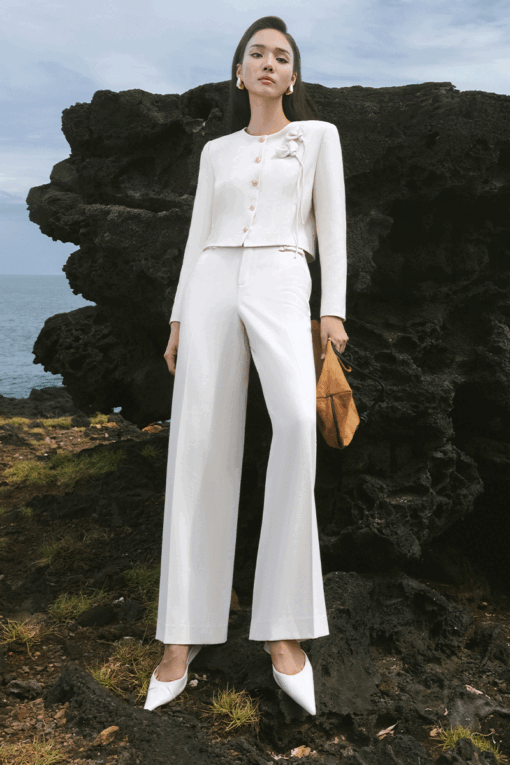 Áo vest cổ tròn 1 hàng cúc đính hoa ngực