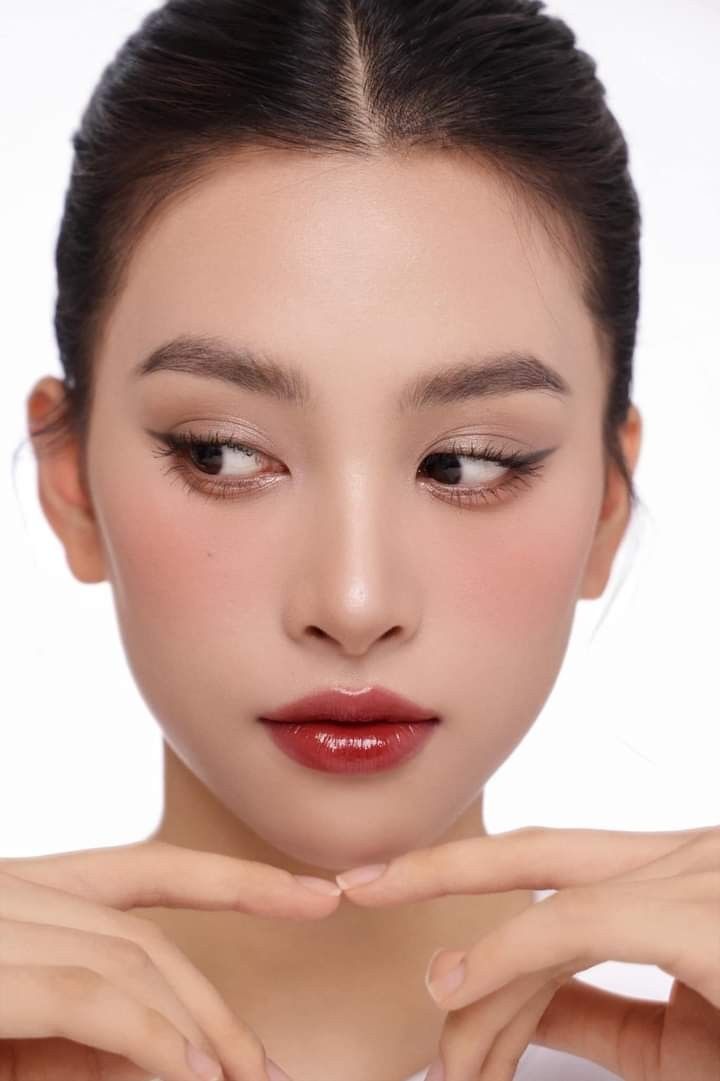 Vì sao tóc nhanh bết? Cách giữ tóc bồng bềnh giữa mùa hè nóng bức tết trung thu