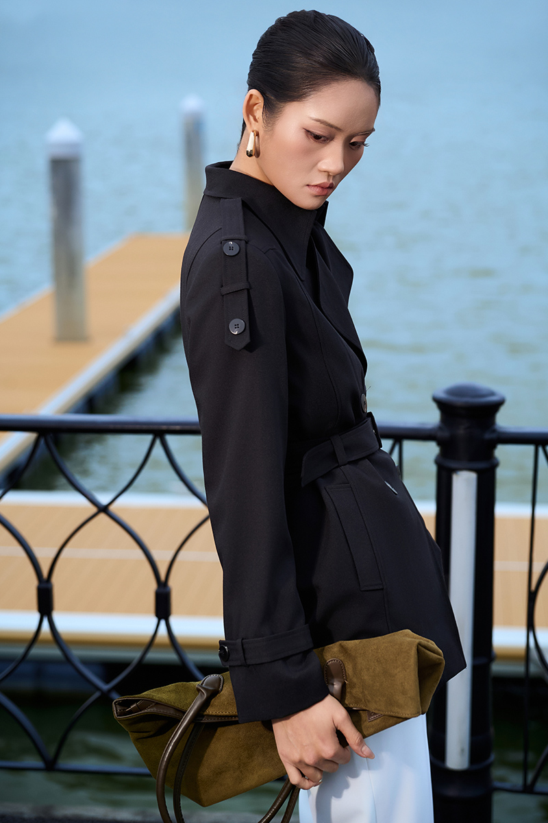 Áo măng tô dáng lửng cá vai chờm tay Áo măng tô dáng lửng cá vai chờm tay