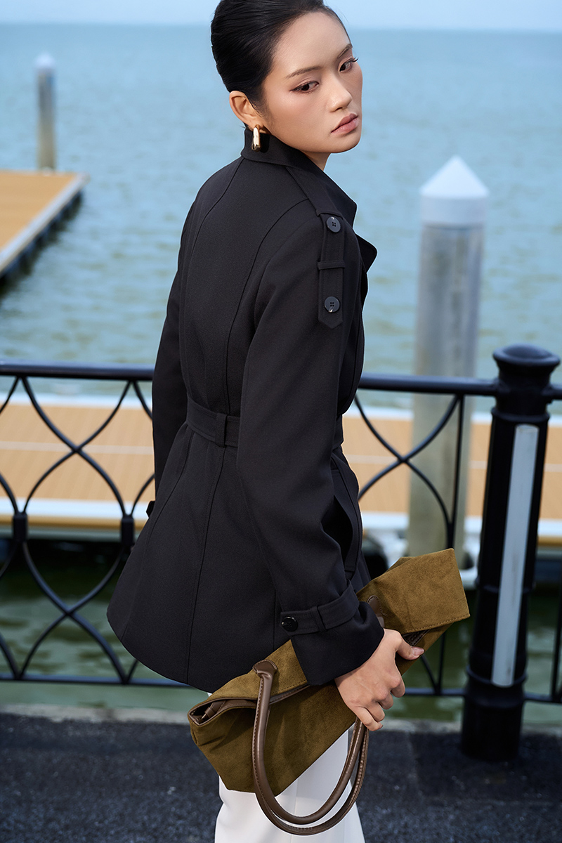 Áo măng tô dáng lửng cá vai chờm tay Áo măng tô dáng lửng cá vai chờm tay