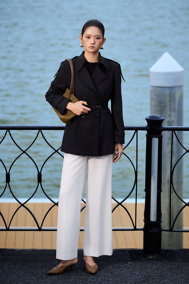 Áo măng tô dáng lửng cá vai chờm tay Áo măng tô dáng lửng cá vai chờm tay